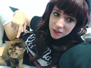 Hot amateur webcam teen masturbates for their fans