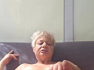 Hard Solo of a Slutty MILF: Double Penetration and Intense Orgasm