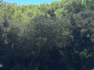 Risky bench blowjob and handjob in the park
