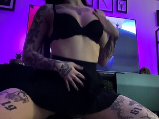 Nice Webcam Babe masturbate for cam at