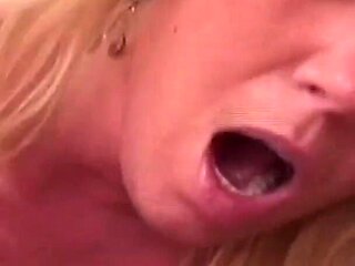 Curvy Mature MILF Gets Her Juicy Pussy Stuffed Hard