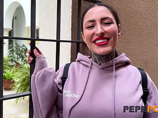 40yo alt mom wants a primo cock. Lara Croft, casting on pepePorn
