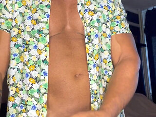 Summer Shirt Wank. Bodybuilder Mrguru
