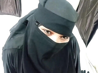 Muslim Girl Perfect Footjob - Desi Teen in Hijab Gives Amazing Foot Fetish Fun