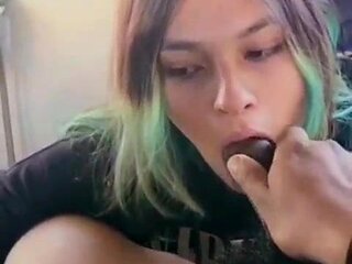 She answers her bf while she's providing me head.