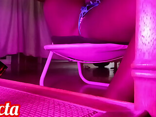 Flashing pussy in redlight (voyeur)