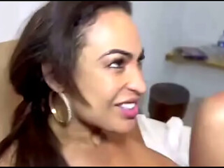 O dia que a Fera fudeu a Bela com for&ccedil_a. A gostosa da Belinha Baracho saiu do meu apartamento com a buceta larga de tanto sentar no meu cacete duro. Fodi gostoso aquela putinha