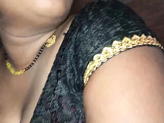 Aunty pussy lovers watch this hot video