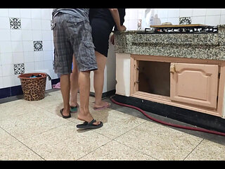 I Asked the Washing Machine Repairman to Fix the Washing Machine, and When He Came to My House