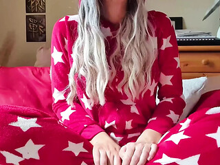 German teen gives deep anal in pajamas