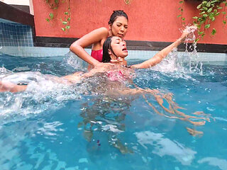 UNDERWATER AIR CONTROL - DOMINA IZABELA AND SLAVE JENNY