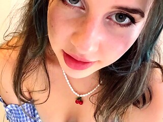 Webcam brunette solo masturbation