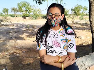 An Indian Neighbor Left A Girl From The Village On The House