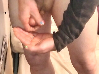 SLURPING ALL CUM LOADS DOWN