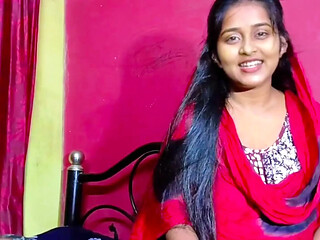 Desi Bhabhi seduced by hot daughter-in-law in Indian homemade video