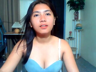 Romanian amateur webcam teen masturbate