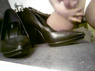 High Heels Cumshot