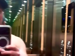 &iexcl_Ups! Bueno, parece que tu peque&ntilde_o secreto ya no va a ser un secreto en tu gimnasio...