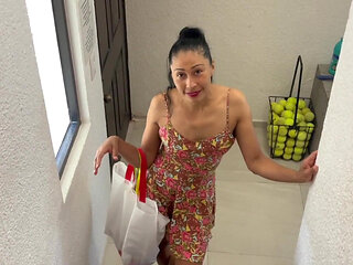 Asking your stepmom for advise about your date can be a great idea