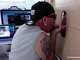 Hung Stud Gloryhole Suck Off
