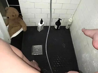 AMATEUR- SAUDI ARABIAN SNOWWHITE- WATER STIMULATION- MULTIPLY INTENSE REAL ORGASM IN SHOWER AT HOME-BEAUTIFUL WHITE GIRL- MUSLIM