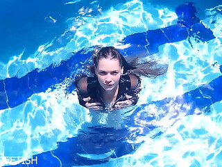 Latex body Underwater Jessica Bunny