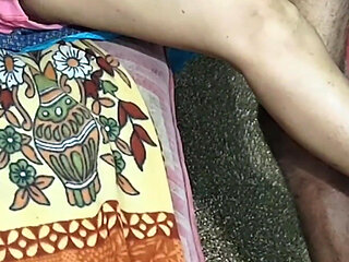 I Talked to an Asian Desi Bhabhi and Made Her Agree to Have Sex