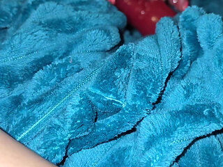 LatinaMilf vs the vibrator