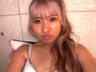 Wakui Mito - the Girl I Picked up Is Cute, but She Was Actually a Bratty Bitch