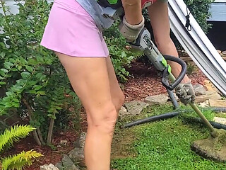Gaping Wet Yardwork Cunt