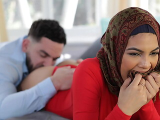 Boyfriend Teaches His Hijab Friend Everything She&rsquo_ll Need to Know and More. - Hijablust