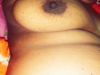 Miss Gita aunty exposed at home after bathing