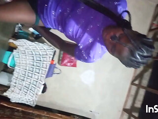 Tina aime suc&eacute_ cette bite africain avant p&eacute_n&eacute_tration