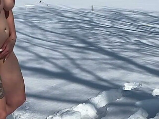 Blowjob Outdoor in Snow
