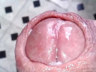 Nice close-up while jerking off