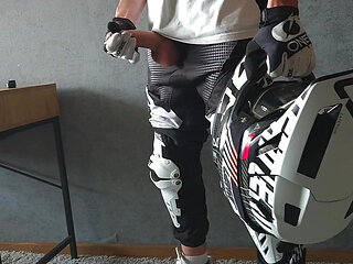 Cream Pie on My Mxhelmet