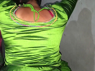Desi Bhabhi Riding on Brotherin Law Dick in Green Saree