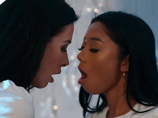 Hot milf Reagan Foxx makes lesbian love with Gia Dibella