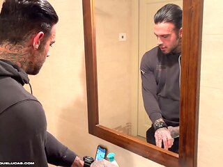 I bang my best friend Giulia Diamond while her husband is at work