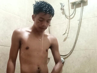 #1 Creator Jameson Official Gets Soaked: Shower Piss & Cum