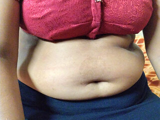 Desi Bhabhi masturbating cucumber