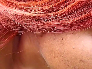 The Beautiful Lost Princess in a New Area but Find Both Help