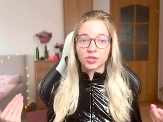 Dominant woman explores rubberfetish in PVC and leather scenes