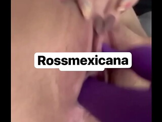 MIRA QUE RICO SQUIRT HACE ROSSMEXICANA EN VIDEIOLLAMADA