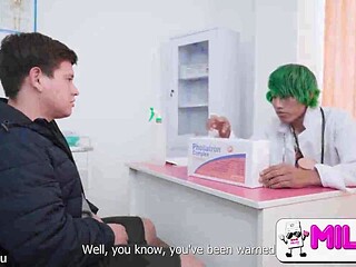 Buttfuck Problem Solved: Fat Rump Female Gives Her Butt to Physician Cholo