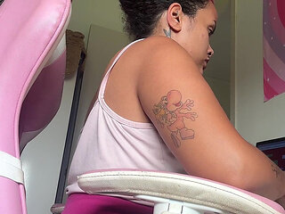 Home Office Workday Chubby Girl Natural Loud Farts Computer Desk Vibes