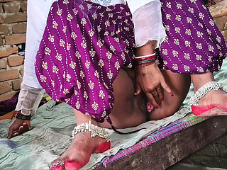 Indian Desi Bhabhi and Boyfriend's Amateur XXXX Love Session
