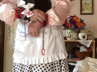 In vintage boniche outfit to put shackles