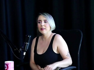 O marido a apoiou, come&ccedil_ou com dp anal, j&aacute_ trabalhou com v&aacute_rias produtoras e quando pediram um fetiches doido... - Mary Red Queen (SHEER/RED)