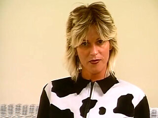 Amateur Blonde Babe Showing Her Perfect Body on Camera